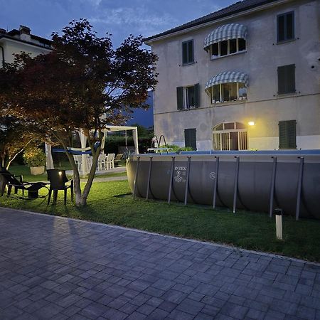Lago Maggiore, Leggiuno, Ampio Appartamento Eksteriør billede