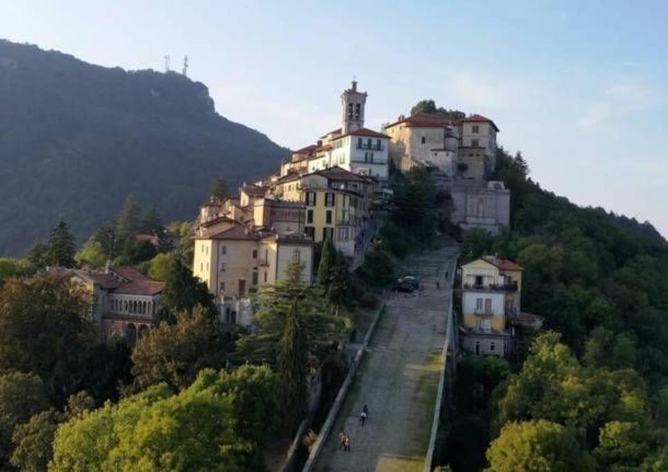 Lago Maggiore, Leggiuno, Ampio Appartamento Eksteriør billede