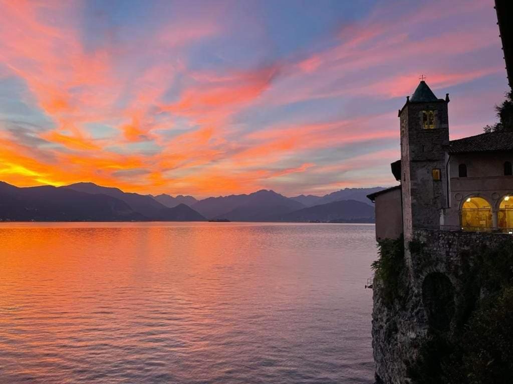 Lago Maggiore, Leggiuno, Ampio Appartamento Eksteriør billede
