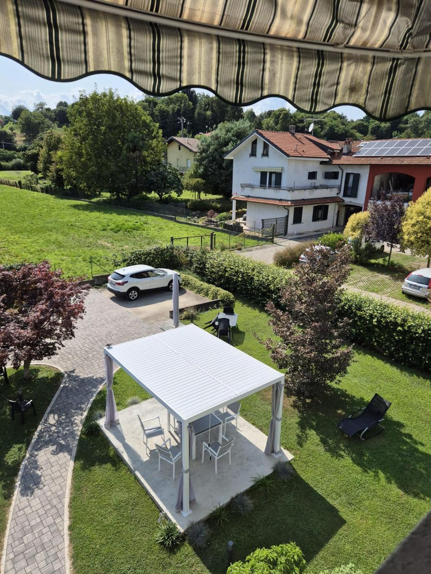 Lago Maggiore, Leggiuno, Ampio Appartamento Eksteriør billede